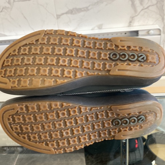 Ecco Black Leather Winter Boots with wool lining 40 - Picture 8 of 8